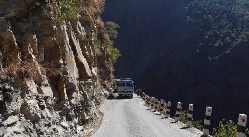 अवरुद्ध रहेको कर्णाली राजमार्ग सञ्चालनमा