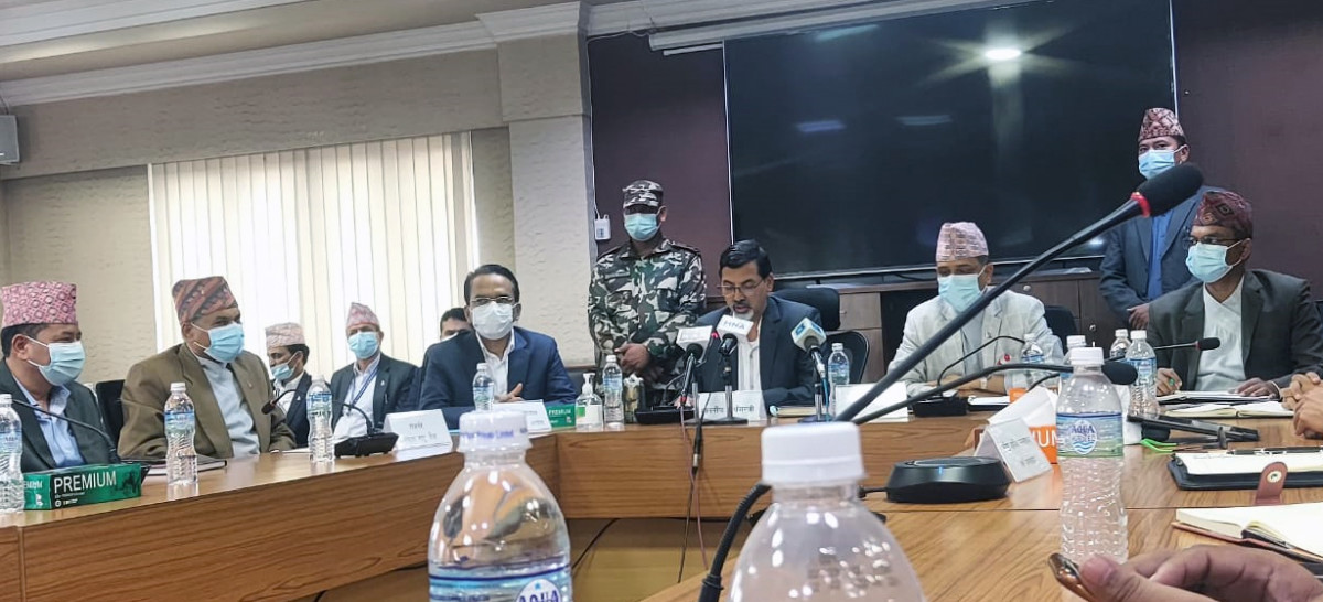 जर्जर अवस्थाका सार्वजनिक संस्थानको संरचनागत परिवर्तन हुन्छ तर स्वामित्व निजीलाई दिइँदैन : अर्थमन्त्री 