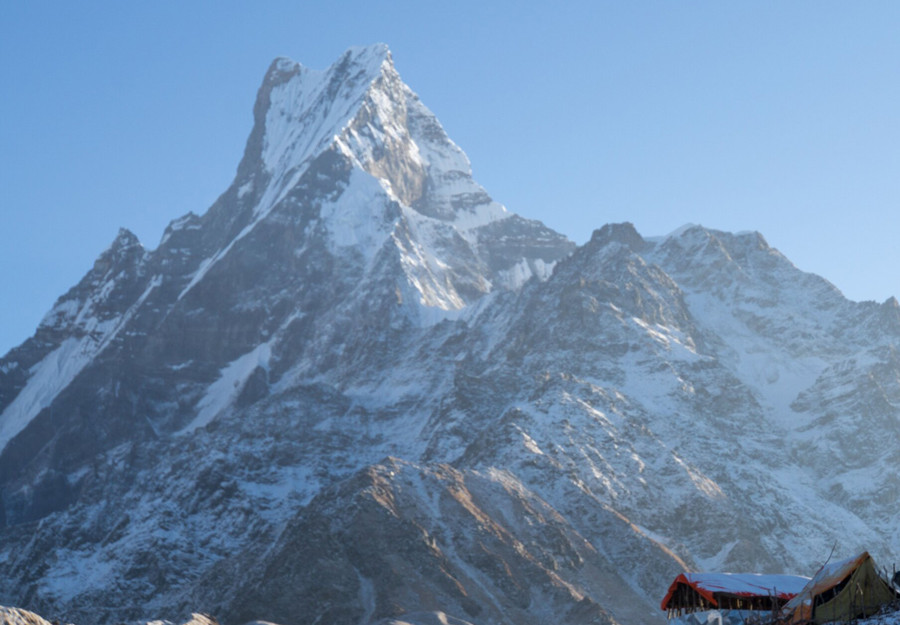 एकैसाथ आठ जनाले चढे मर्दी हिमाल