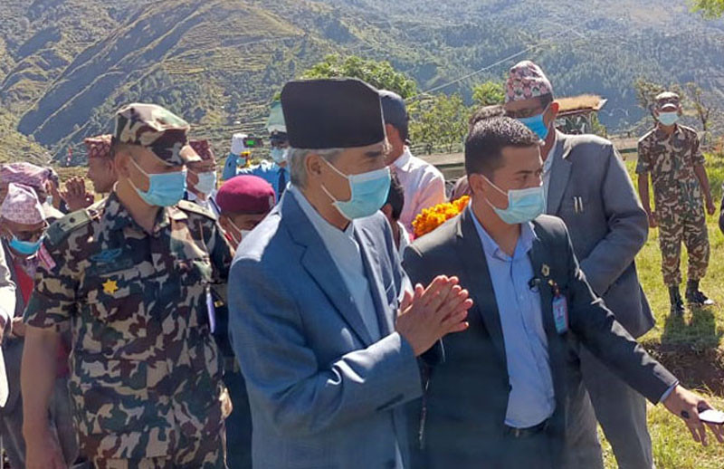 सुदूरपश्चिम पुगेर प्रधानमन्त्री देउवाले भने- राहतको पहल छिटै हुन्छ 