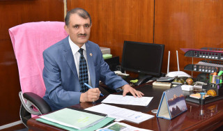निगम अध्यक्ष युवराज अधिकारीलाई प्रश्न : ६ चिनियाँ जहाज उडे त?