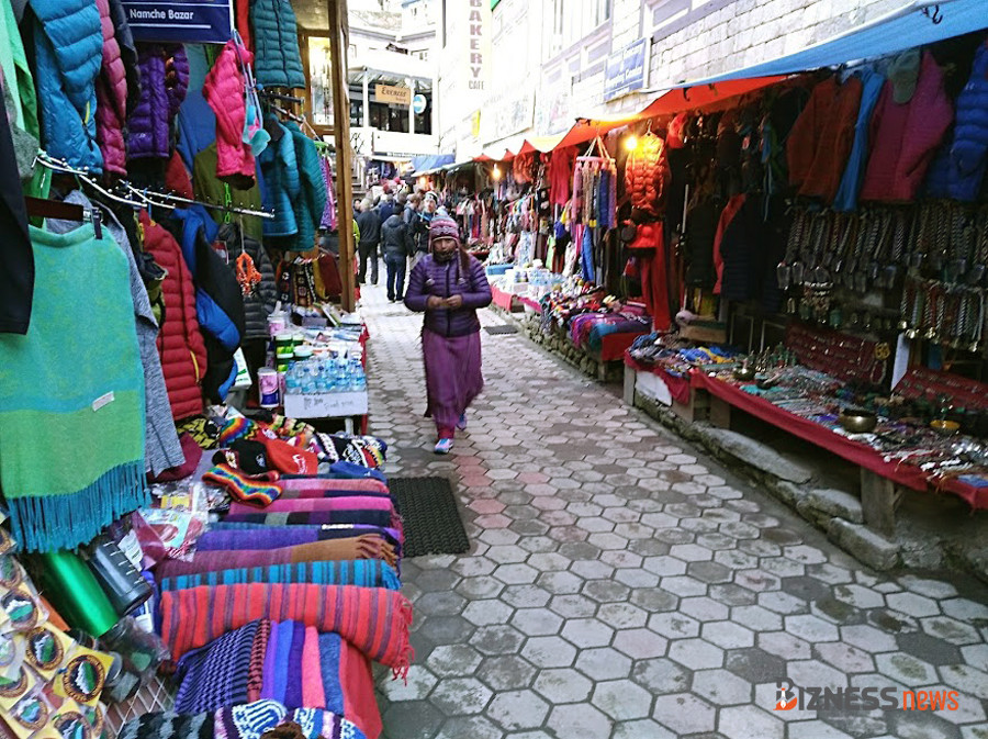 सगरमाथा क्षेत्रमा पर्यटक आगमनसँगै काममा फर्किंदै व्यवसायी