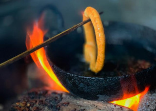 तिहारमा सेलरोटी बिक्री गरेर एक लाख आम्दानी