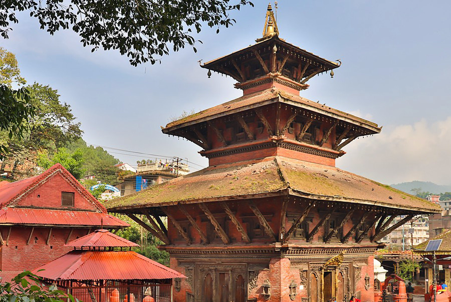 ४ वर्षदेखि अलपत्र बन्यो गोकर्णेश्वरमा सुनको छाना लेपन