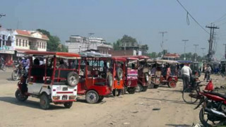 जनकपुरमा ई-रिक्साको चाप, पार्किङमा समस्या