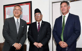 अमेरिकी सहायक विदेशमन्त्री लुले ओली र प्रचण्डसँग भेटेर गरे एमसीसीबारे कुरा