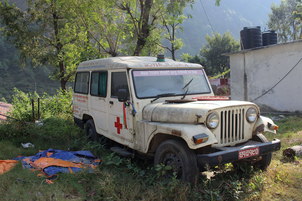मर्मत नगर्दा थन्कियो एम्बुलेन्स, बिरामीलाई ट्याक्सीको भर
