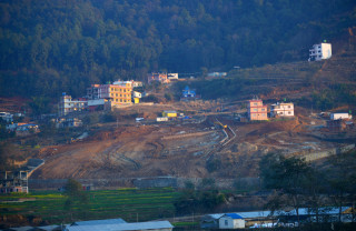 खराब कर्जाको चापले मूल्य घटाएर गैरबैंकिङ सम्पत्ति बिक्री गर्दै बैंकहरू, घरजग्गाको मूल्य घट्ने