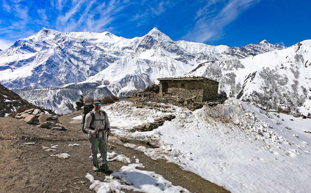 अन्नपूर्ण पदमार्गमा बढ्दैछन् पर्यटक