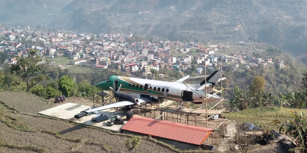 जहाजमा बनाइयो रिसोर्ट 