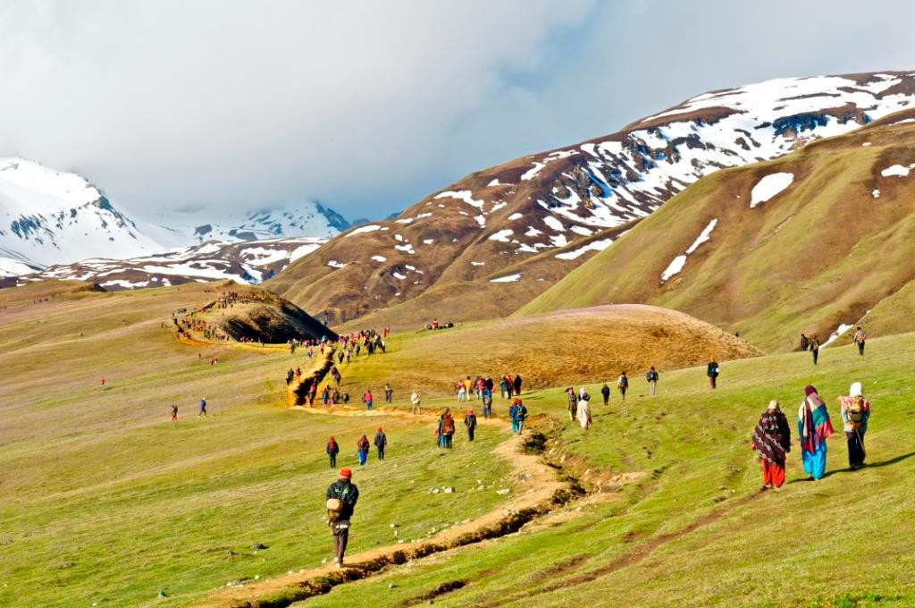 सुरक्षा टोलीसहित यार्सा संकलनमा पुगे मनाङवासी