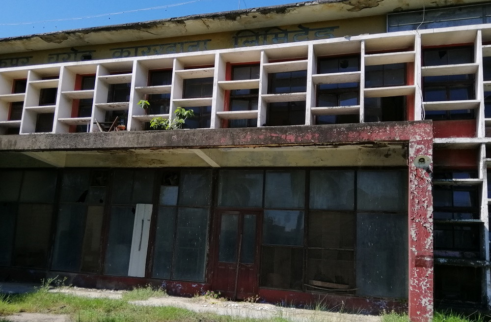 धूमपानबाट वर्षमा २७ हजार नेपालीको जान्छ ज्यान : तर अस्पताल खोल्ने होइन मृत्युशैय्यामा पुगेको चुरोट कारखाना ब्युँताउने सरकारको ध्यान