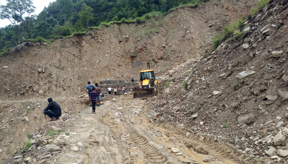 मध्यपहाडी लोकमार्गको काम अलपत्र पार्ने निर्माण कम्पनी कालोसूचीमा