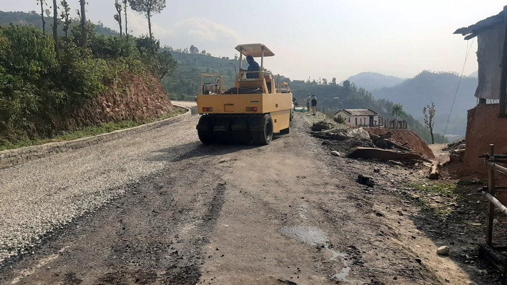 मध्यपहाडी राजमार्गले फेरिँदैछ दैलेखको भविष्य