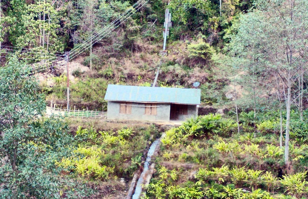 ऋणले थलिँदै खोटाङका लघु जलविद्‍युत आयोजना