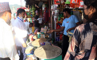 बजारमा अखाद्य वस्तुको बिगबिगी