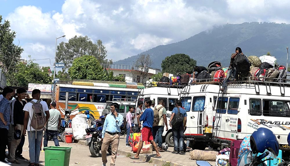 पछिल्लो २४ घण्टामा एक लाखभन्दा बढीले छाडे उपत्यका