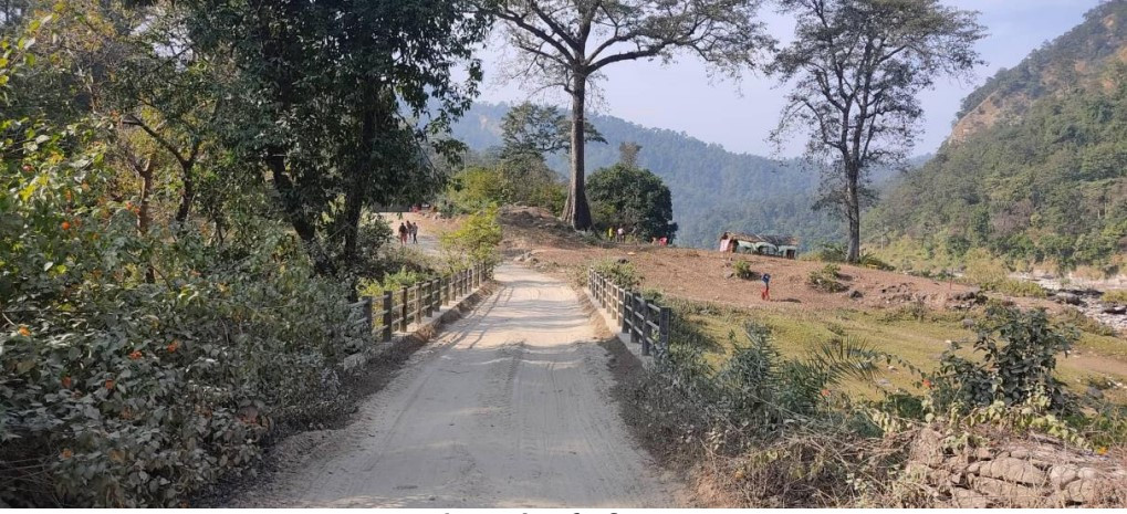 सवा ५ अर्बको लागतमा गैरिटाड-कमद बजार- तुर्माखांद-जंगलेघाट-बबियाचौर-चिसापानी १०२ किलोमिटर सडकको स्तरोन्नति हुने