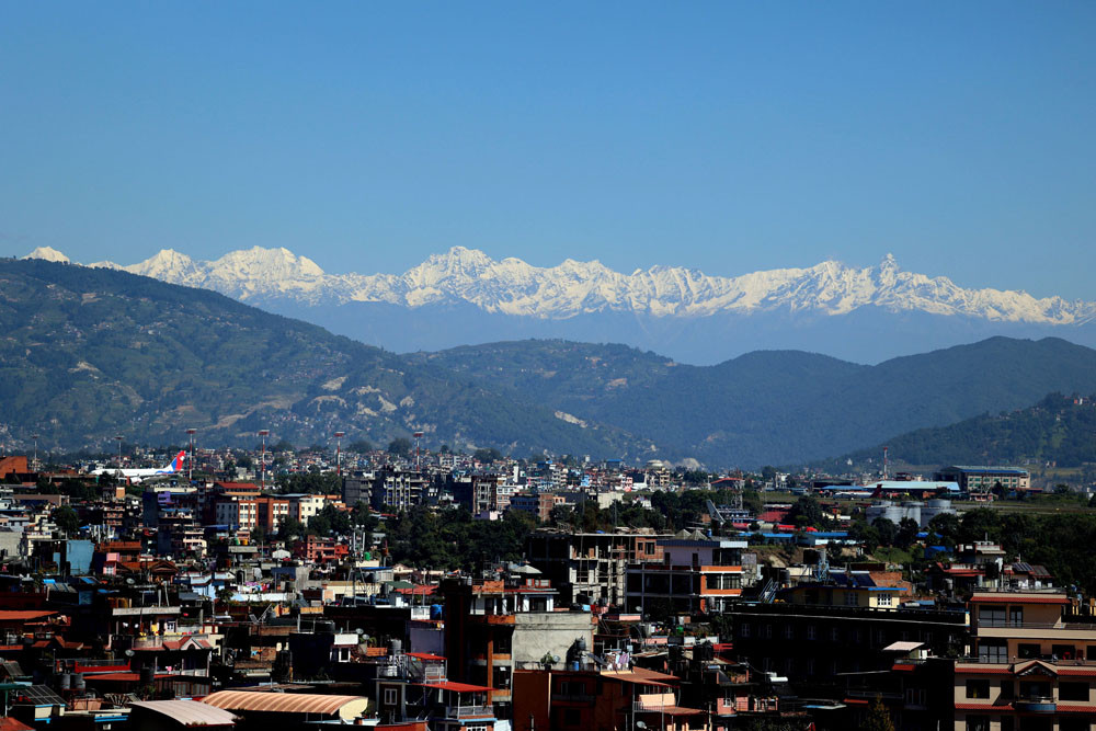 उपत्यकाबाट देखियो हिमश्रृङ्खला