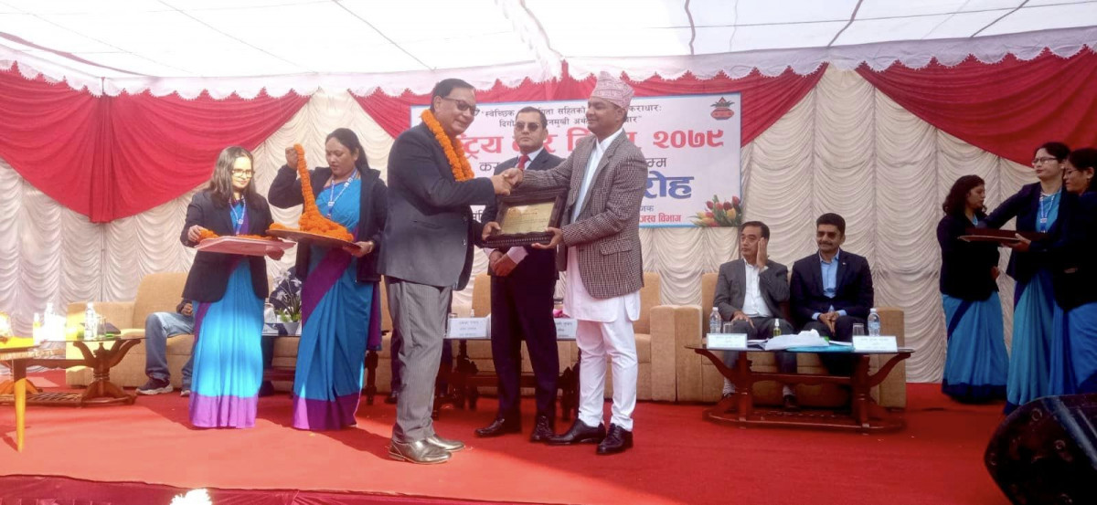 पर्यटन उद्योगबाट धेरै कर तिरेको मनकामना केबलकारलाई सम्मान 