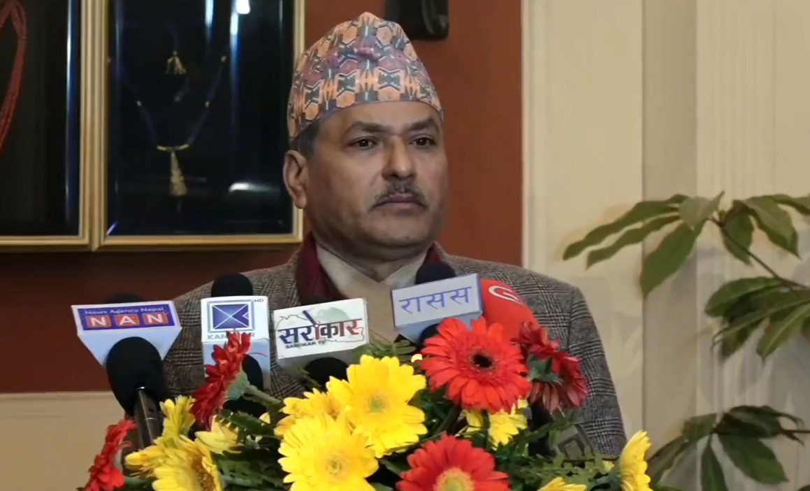 व्यवसायीलाई गभर्नरको प्रश्न - ब्याजदर तोक्ने नियमनको पक्षमा हो? 