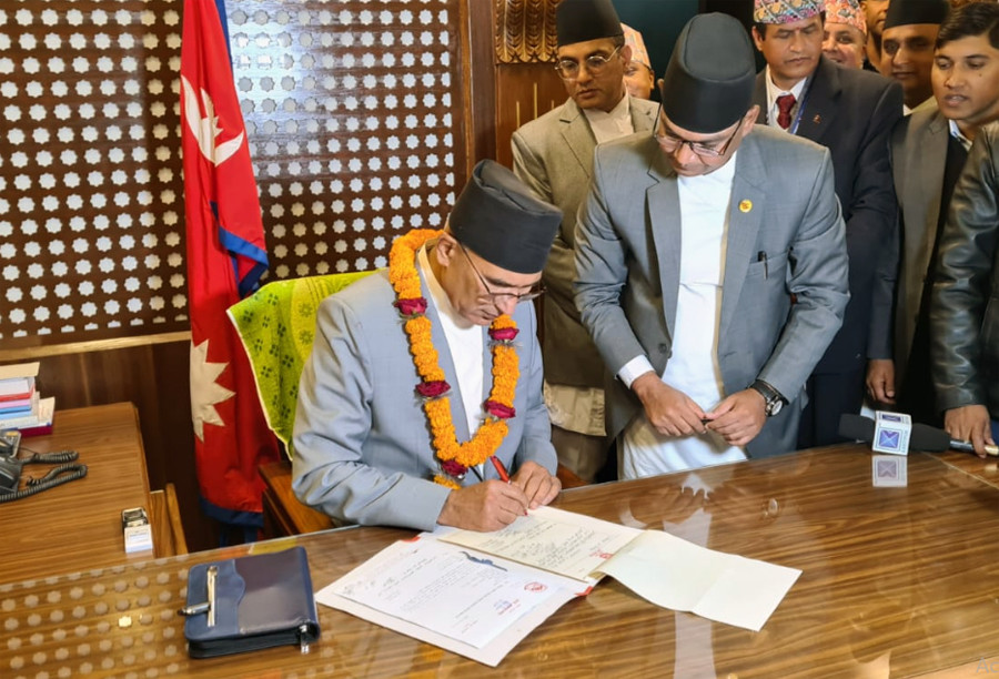 पूरक बजेट ल्याउने मनस्थितिमा छैनन् अर्थमन्त्री : राजस्व र खर्चको लक्ष्य प्राप्तिका लागि अब्बल टिम खोज्दै