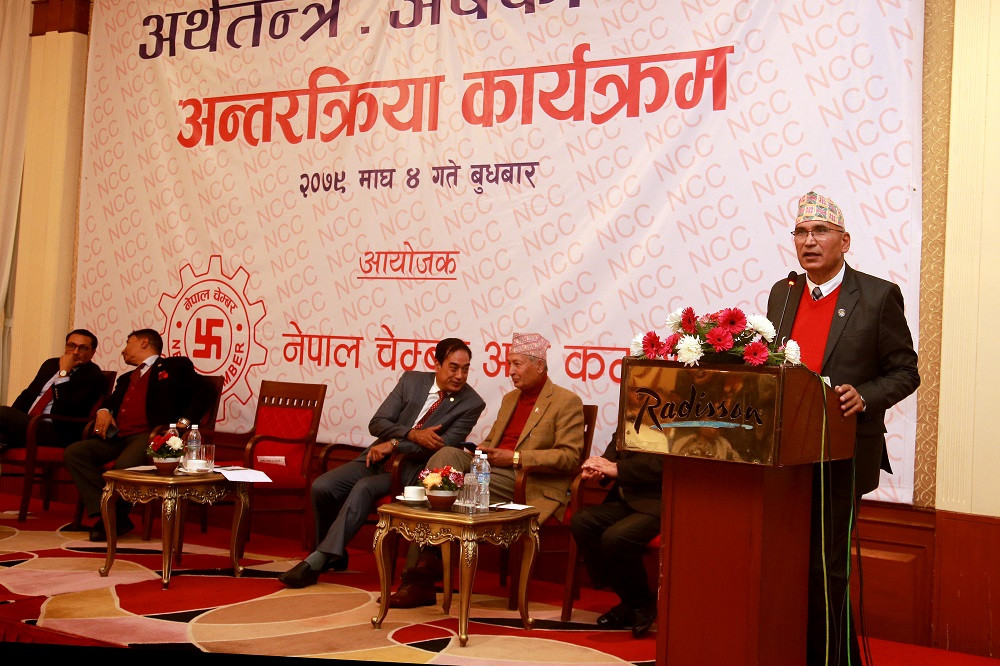 भूकम्प र नाकाबन्दीमा समेत नधर्मराएको अर्थतन्त्र अहिले किन खुम्चियो?