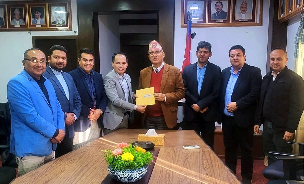 अटोमोबाइल क्षेत्रको समस्या समाधनका लागि पहल गर्छु : अर्थमन्त्री पौडेल