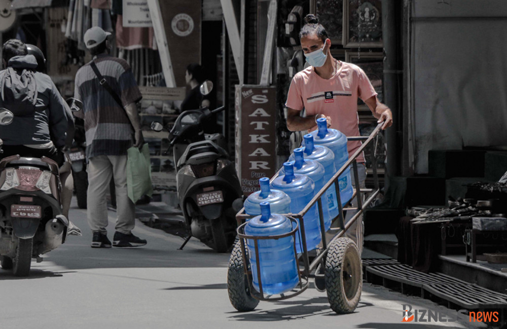 यी १३ खानेपानी उद्योग जसले प्रतिट्यूबवेल वार्षिक २० हजार तिरेर गरिरहेका छन् भूमिगत पानीको दोहन