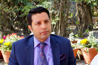 मर्मत सुविधा निर्वाचन क्षेत्रमा खर्च गर्दै सांसद बजगाईं