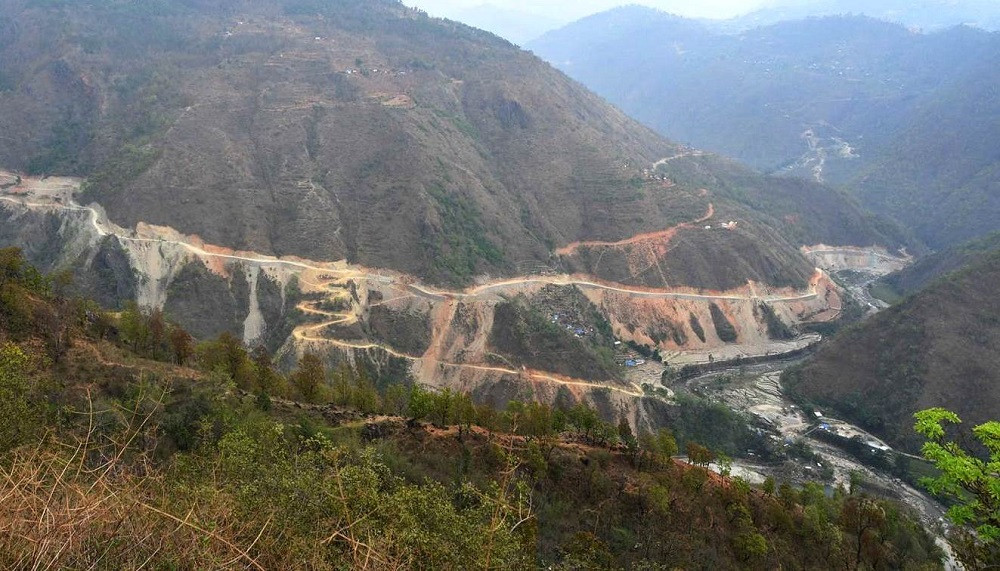 निर्माणाधीन तमोर करिडोरमा बाक्लियो चहलपहल, फस्टाउँदै व्यापार व्यवसाय