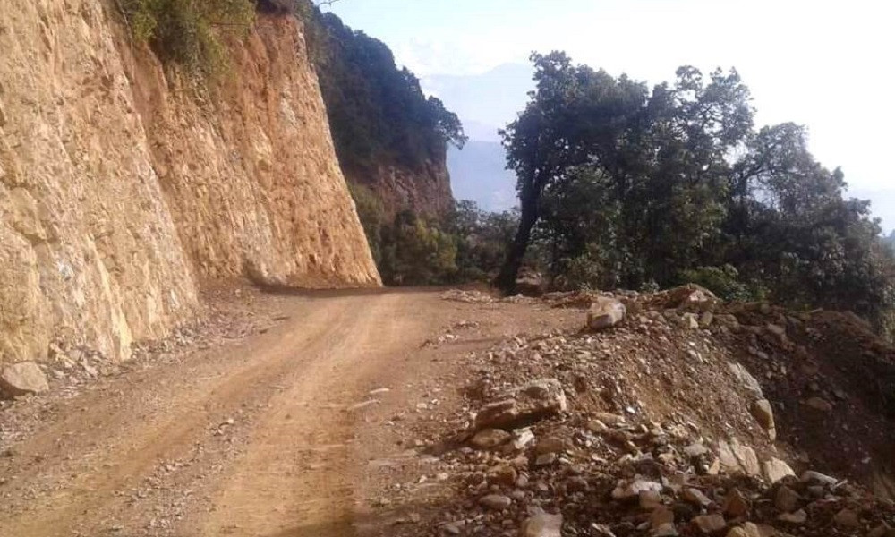 मकवानपुर-काठमाडौं जोड्ने दुई सडक पुनः सञ्चालनमा