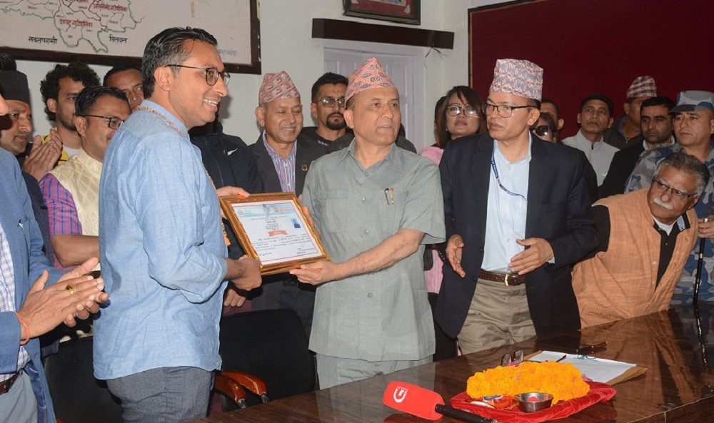नवनिर्वाचित सांसद वाग्ले भन्छन् - तनहुँवासीले गर्व गर्न लायक सांसद बनेर देखाउँछु