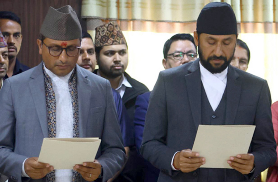 रास्वपाका रवि र स्वर्णिमले लिए सांसदको शपथ