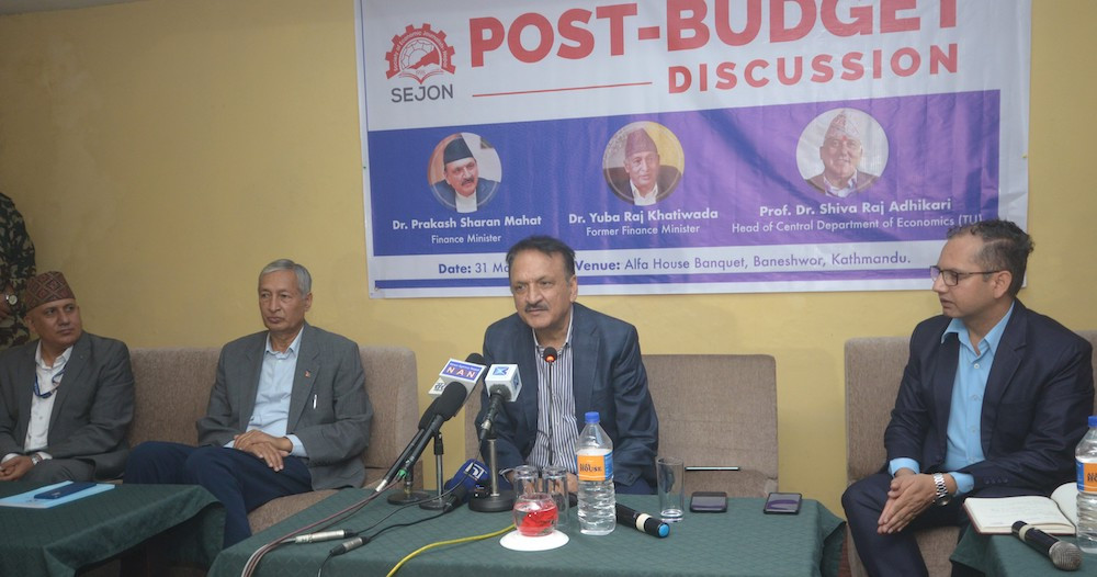 पोलिसी ट्र्यापको मारमा अर्थतन्त्र, अर्थमन्त्री भन्छन् - उम्किने प्रयास यही बजेटबाट भएको छ
