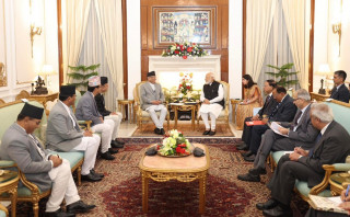 प्रधानमन्त्री दाहाल र मोदीबीच भेटवार्ता सुरू, विभिन्न सम्झौता हुँदै