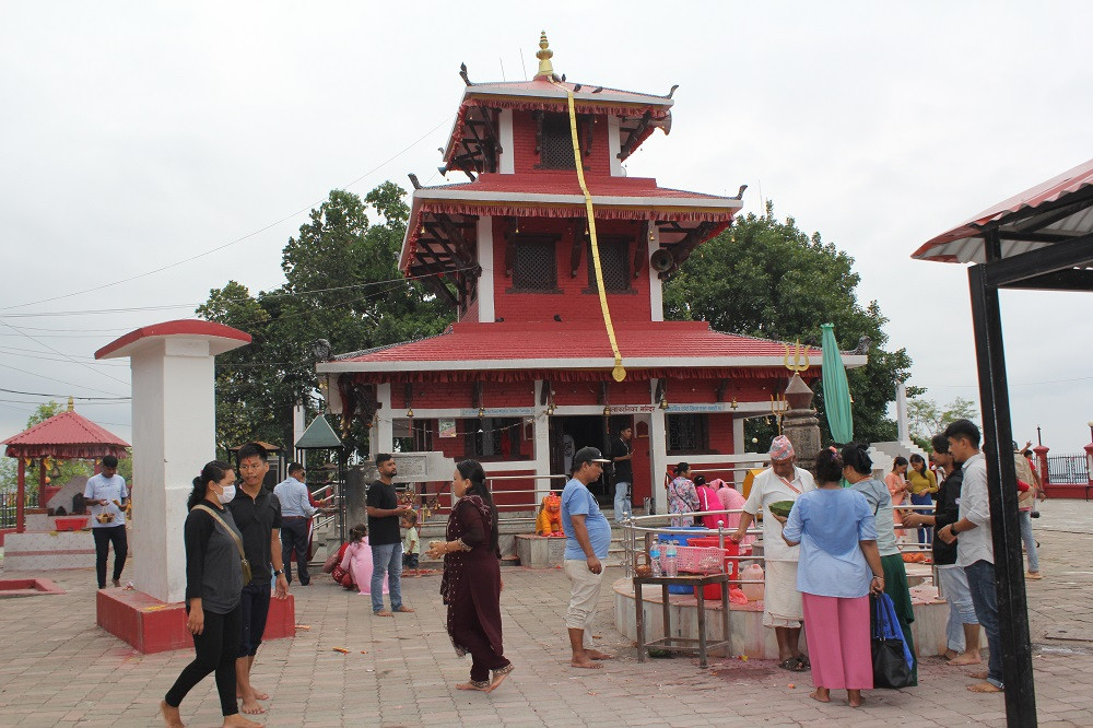 केबलकार सञ्चालनमा आएपछि मौलाकालिकामा बढे धार्मिक पर्यटक