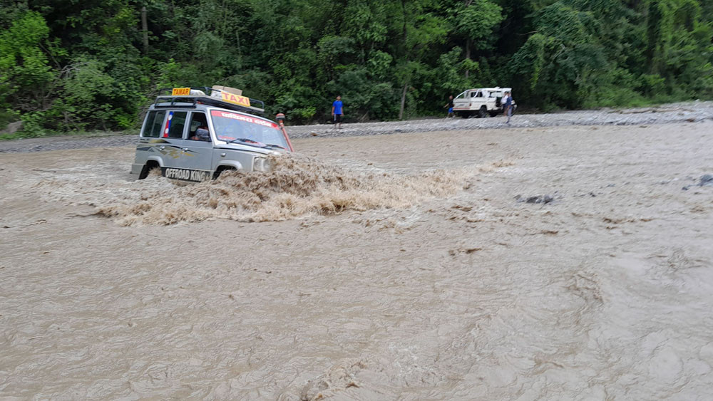 बाढी र पहिरोबाट ५० जिल्ला प्रभावित, ४१ जनाको मृत्यु