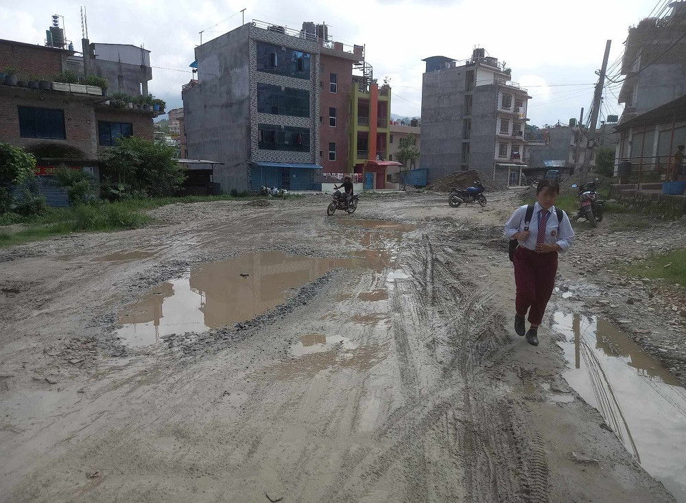 काठ क्षेत्रका सडकको अवस्था नाजुक, ध्यान गएन स्थानीय सरकारको