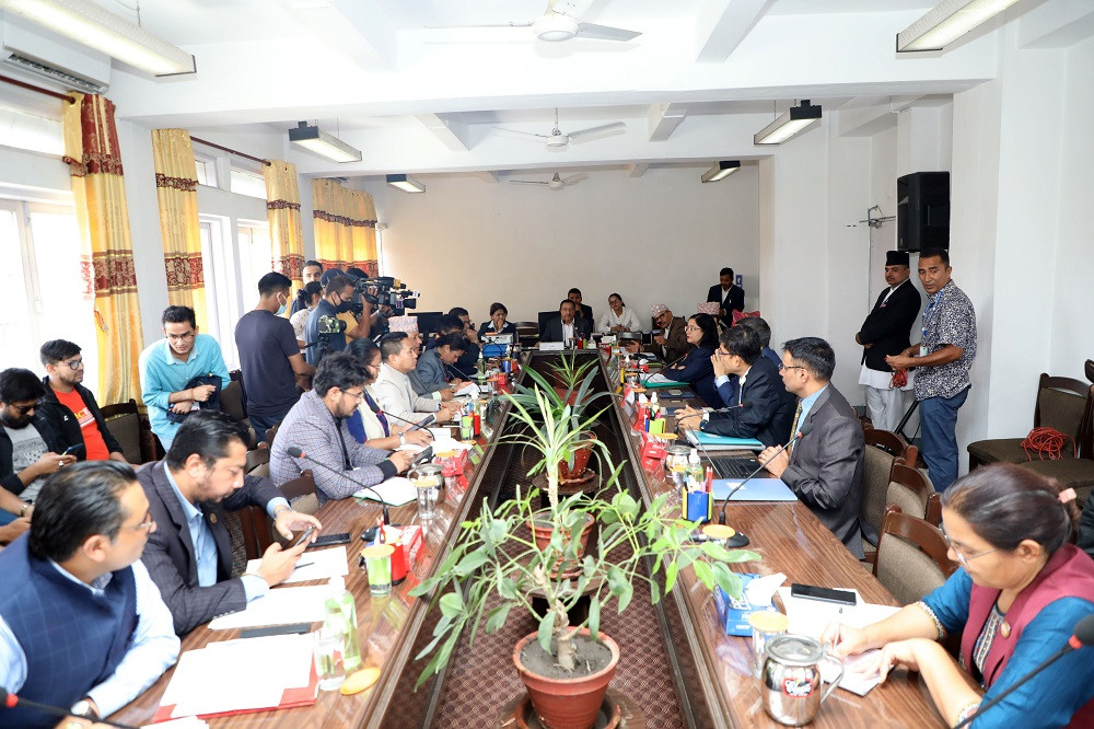 अर्थ समिति बैठक : उत्पादनशील क्षेत्रमा लगानी बढाउने गरी मौद्रिक नीति ल्याउन सुझाव