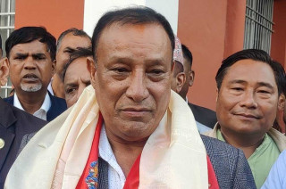 कोशीका मुख्यमन्त्री उद्धव थापा पदमुक्त