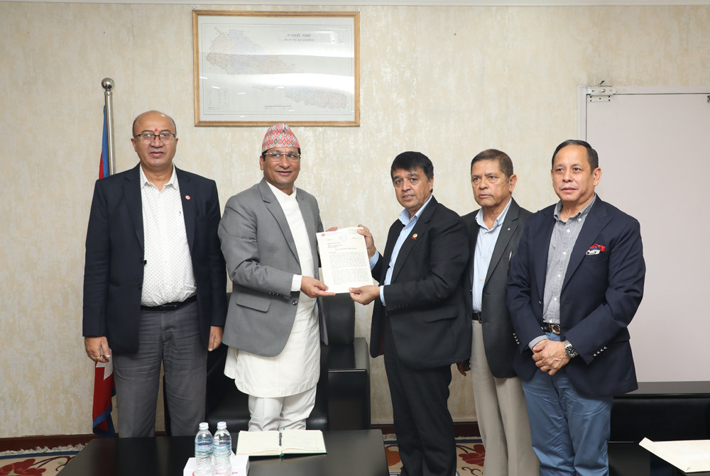 ऊर्जा उद्यमीका जायज समस्या समाधान गर्छौँ : ऊर्जामन्त्री बस्नेत