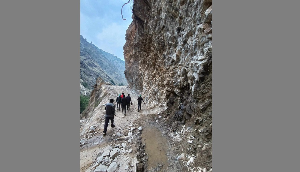 गमगढी-नाक्चेलाग्ना सडक : सात वर्षमा १८ किमी 