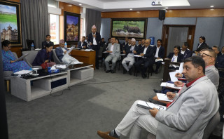 मासिक प्रगति प्रतिवेदन बुझाउन मन्त्रालय मातहतका निकायलाई सञ्चारमन्त्रीको निर्देशन