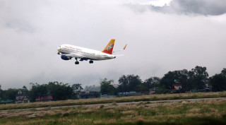 भुटान एयरलाइन्सको काठमाडौं-दिल्ली उडानको भाडा ८ हजारदेखि सुरू, सय डलर थप तिरेर बिजनेस क्लास अपग्रेड गर्न मिल्ने