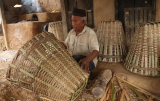 डोको बुनेरै बित्यो साइला चेपाङको ४५ वर्ष