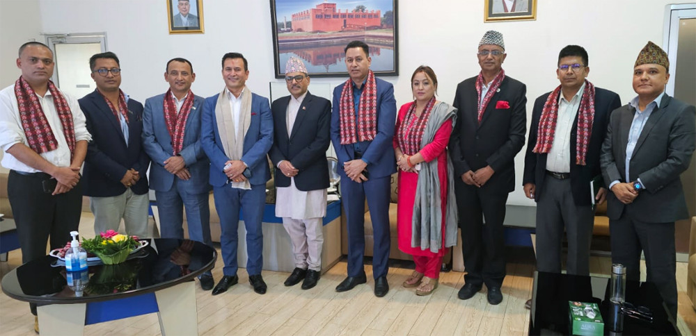 गभर्नर अधिकारीले भने - वार्षिक १२/१३ खर्बको विद्युत् निर्यात गरेर व्यापार घाटा अन्त्य हुनेमा विश्वस्त छु