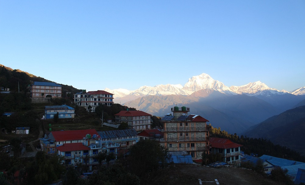 पर्यटकीयस्थल पुनहिलमा विद्युत् र खानेपानीको समस्या