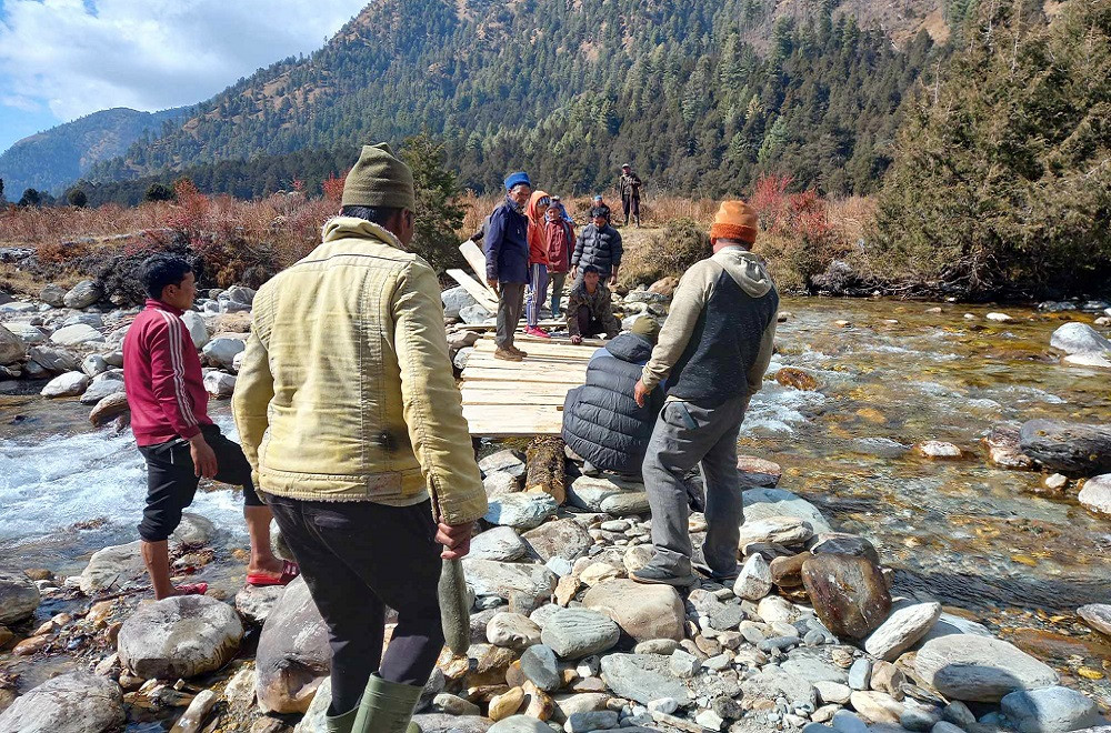 हिमाल हेर्न जलजला पुग्ने पर्यटकका लागि फड्के