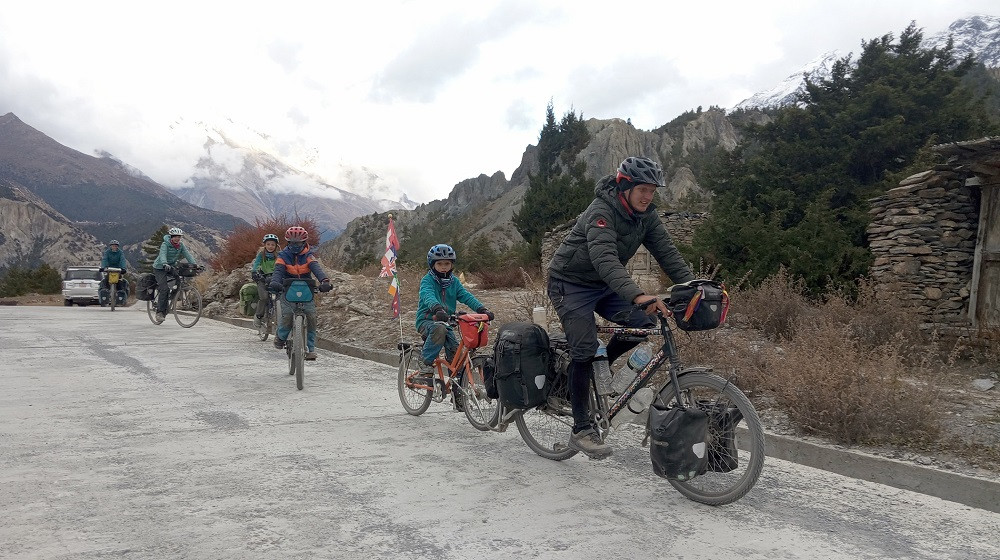 चिसो बढेसँगै अन्नपूर्ण पदमार्गमा घटे पर्यटक, व्यवसायी भन्छन् - आम्दानी शून्य छ